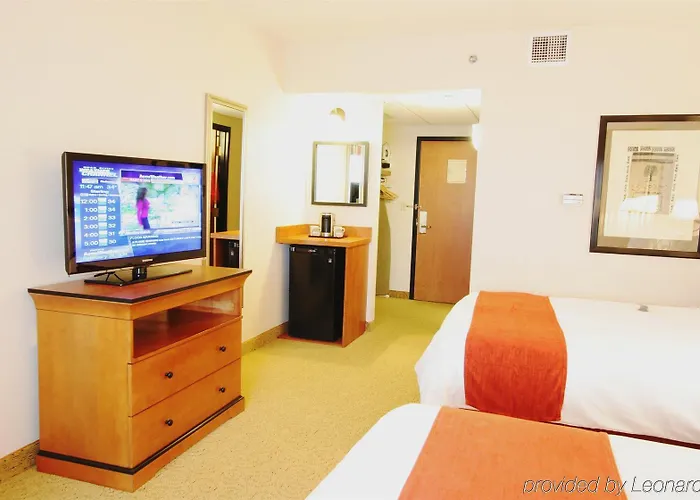 Hotel Wyndham On John Deere Commons Moline