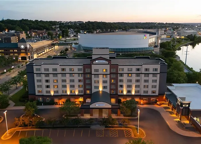 Wyndham On John Deere Commons 4*