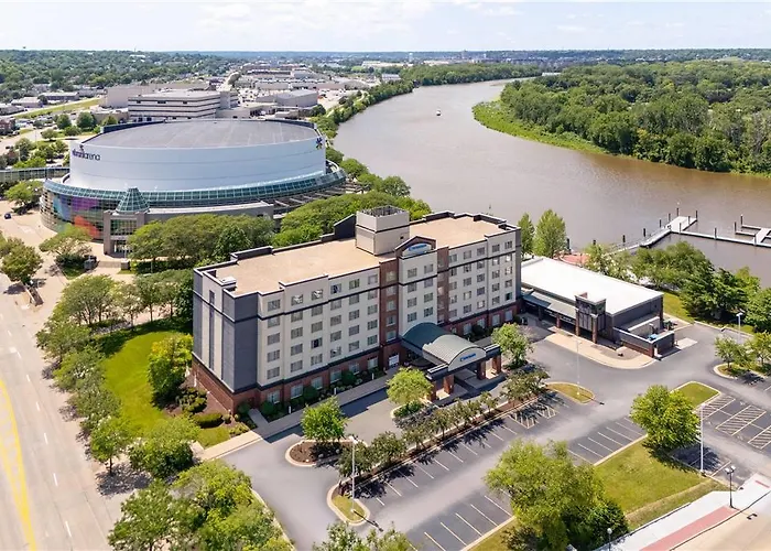Wyndham On John Deere Commons 4* Moline