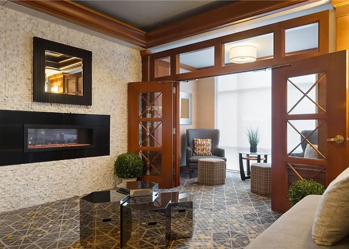Wyndham On John Deere Commons Hotel Moline