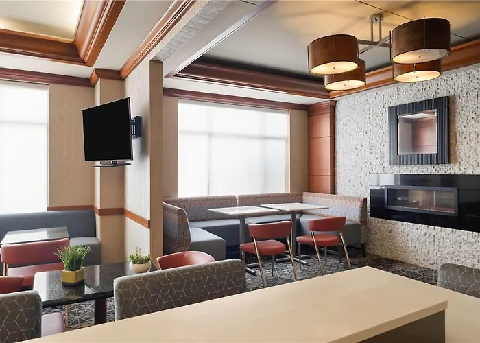 Wyndham On John Deere Commons Hotel 4*