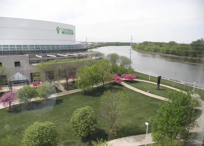 Wyndham On John Deere Commons Moline