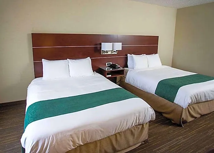 Wyndham On John Deere Commons 4* Moline