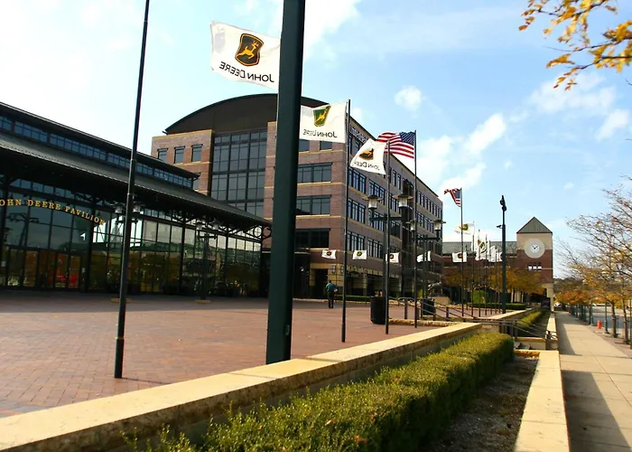 Wyndham On John Deere Commons 4* Moline